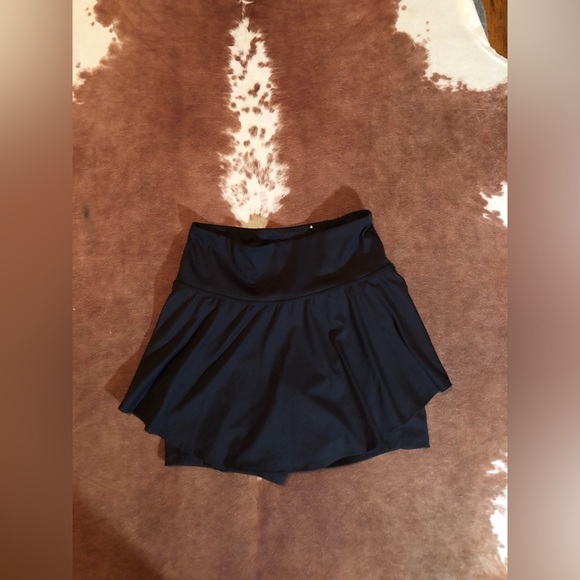 Old Navy Active Power soft skort go dry 
size medium - Picture 1 of 5